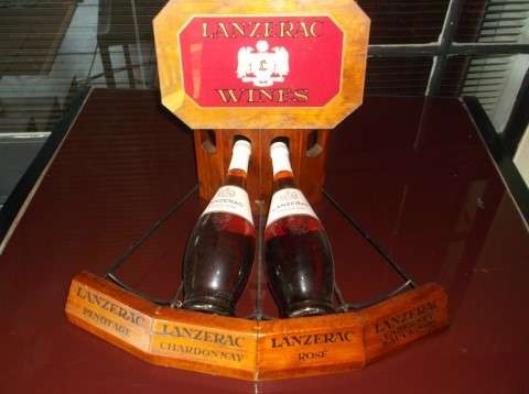 LANZERAC WINE STAND & 2 BOTTLES PINOTAGE ROSE